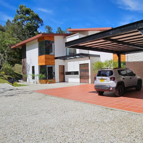 Casa en el Alto Escobero -Medellín Colombia
